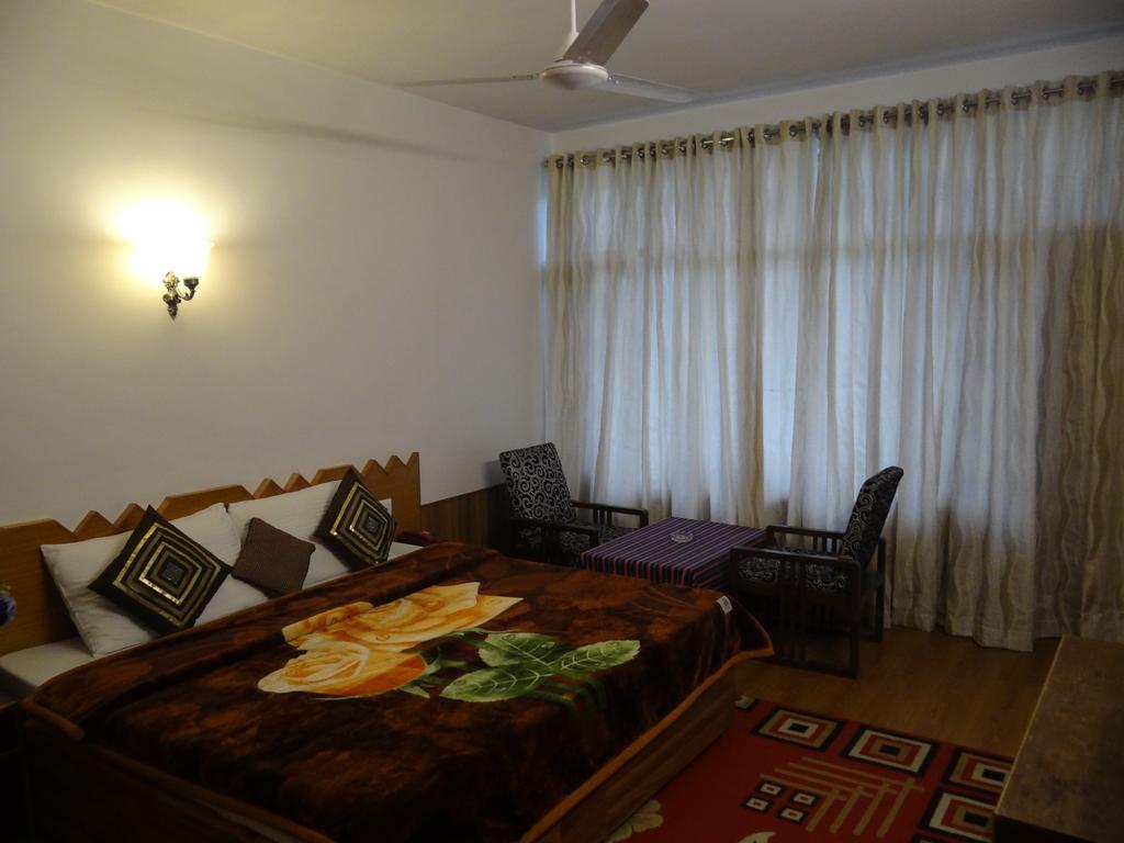 Hotel Natraj Manali Dharamshala Rom bilde