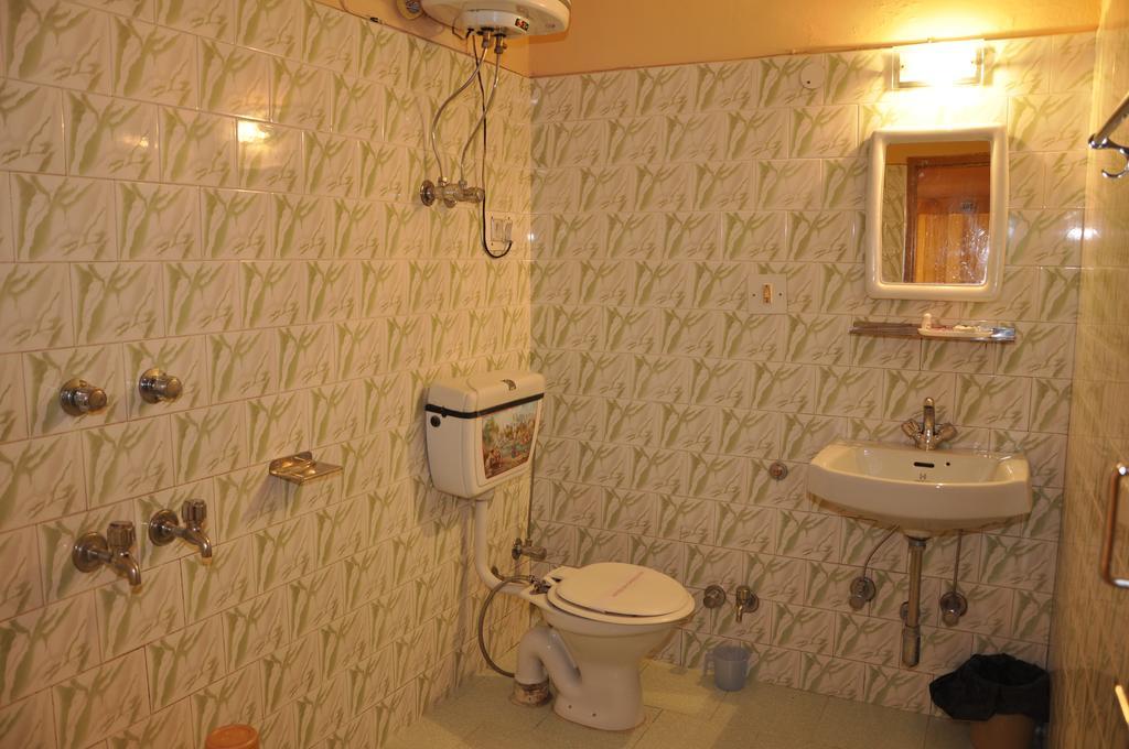 Hotel Natraj Manali Dharamshala Rom bilde