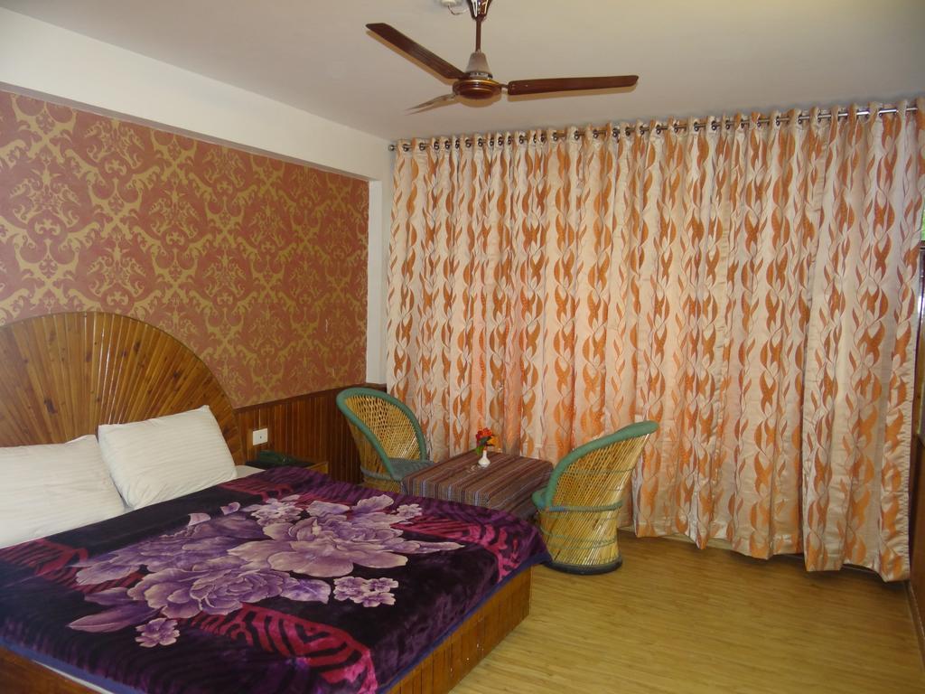 Hotel Natraj Manali Dharamshala Rom bilde